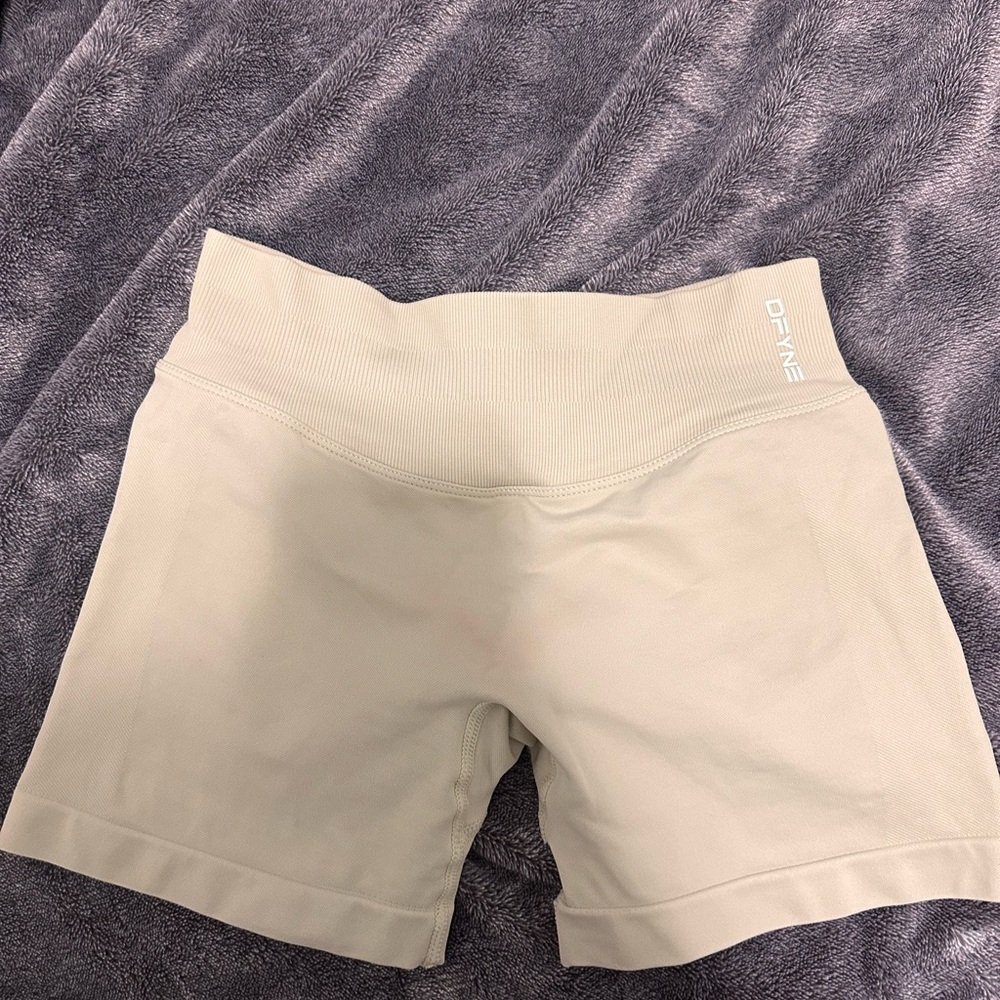 Dfyne shorts